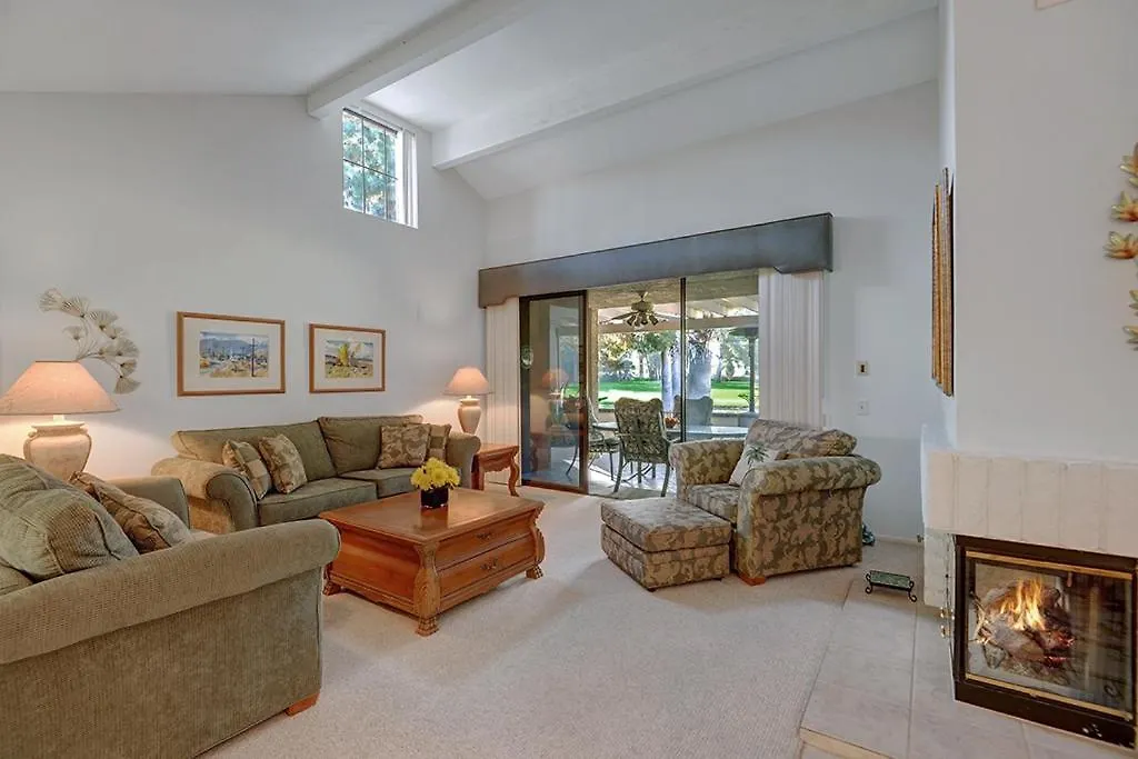 Palm Springs Waterfront Oasis Villa